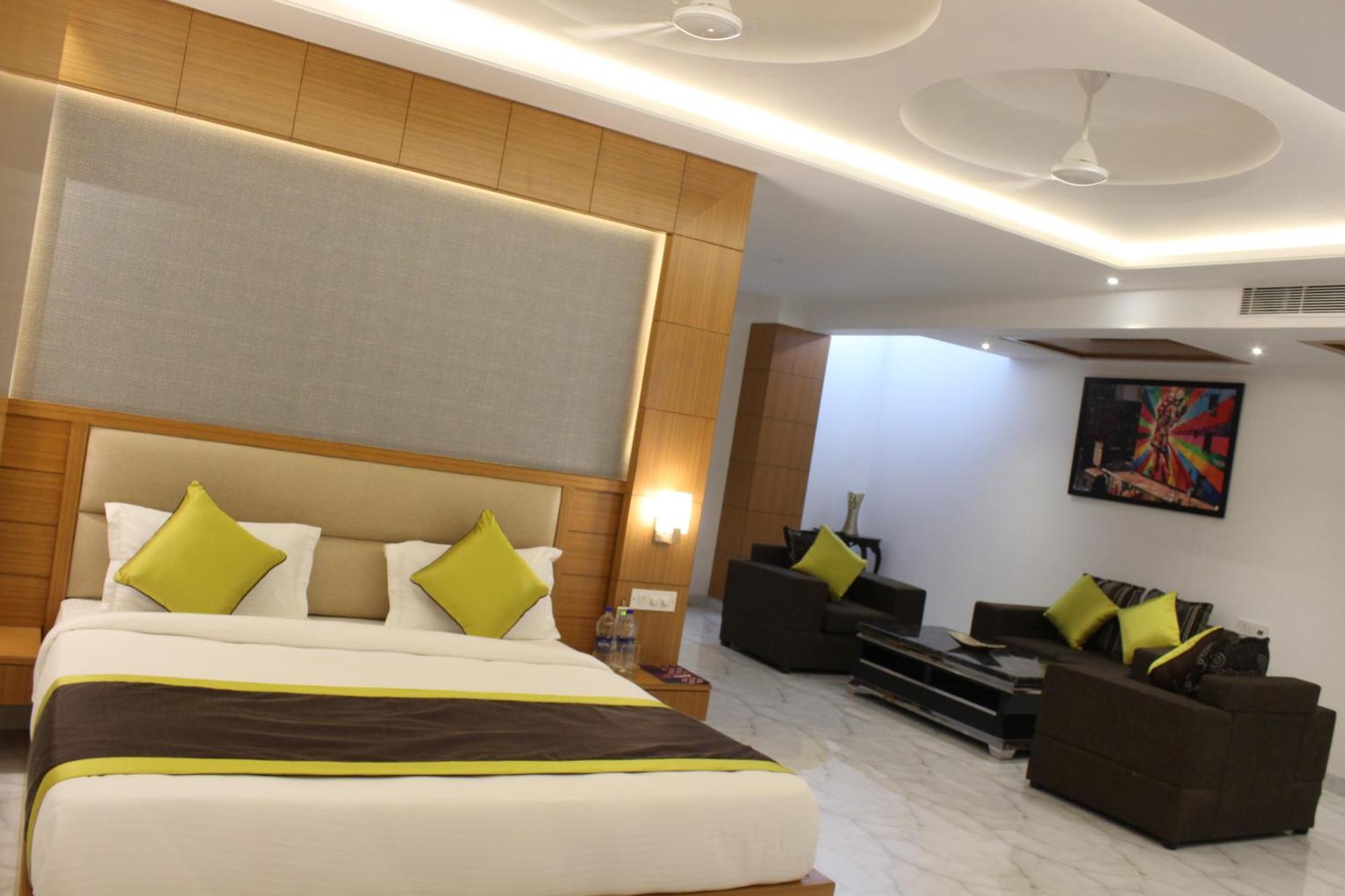 Transit Near Delhi Airport 3*